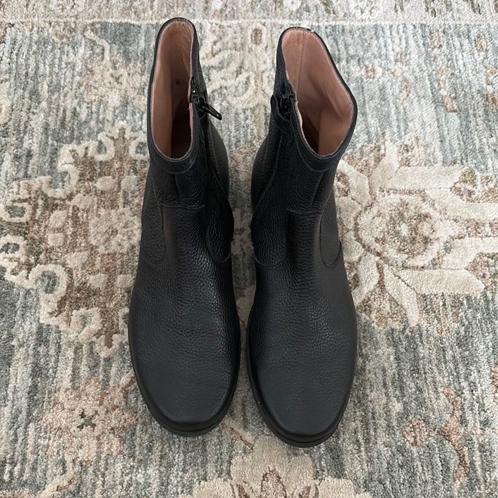 Gallucci Black Textured Leather Boots